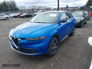 2024 Alfa Romeo Tonale Ti with VIN ZASPATCW9R3050781, listed as a IAAI auction lot 41611673 with 5,980 mi miles. Bid and sale history available at carsss.com. Image 18.