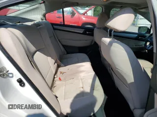 2015 Subaru Legacy Premium z VIN 4S3BNAD60F3014129, wystawiony jako Copart lot #68789154 z przebiegiem 153 752 mil mil oraz Szkody całkowita. Historia ofert i sprzedaży dostępna na DreamBid. Obrazek 10.
