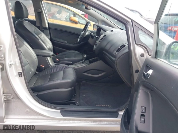 2015 Kia Forte EX with VIN KNAFZ4A86F5403999, listed as a IAAI auction lot 41823752 with 91,432 mi miles. Bid and sale history available at carsss.com. Image 4.