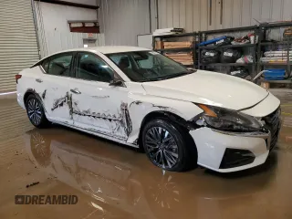 2025 Nissan Altima SV z VIN 1N4BL4DV6SN339483, wystawiony jako Copart lot #59178985 z przebiegiem 9 774 mil mil oraz Czysty tytuł • Clean title. Historia ofert i sprzedaży dostępna na DreamBid. Obrazek 4.