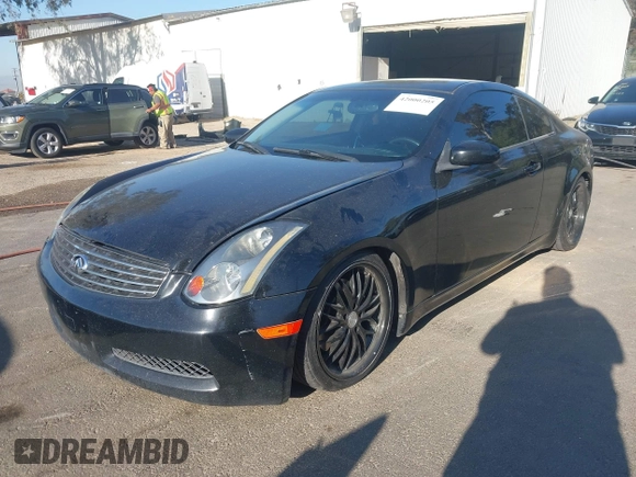 2005 Infiniti G35 Coupe with VIN JNKCV54E85M409346, listed as a IAAI auction lot 42000205 with 164,097 mi miles. Bid and sale history available at carsss.com. Image 2.