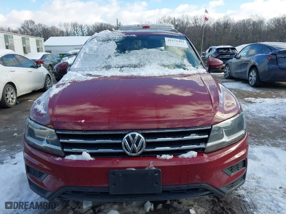 2019 Volkswagen Tiguan S with VIN 3VV1B7AX6KM075645, listed as a IAAI auction lot 41271492 with 73,663 mi miles. Bid and sale history available at carsss.com. Image 12.