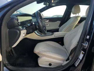 2021 Mercedes-Benz E 350 z VIN W1KZF8DB0MA960781, wystawiony jako Copart lot #55666175 z przebiegiem Nie podano mil oraz Nie do naprawy • Non repairable. Historia ofert i sprzedaży dostępna na DreamBid. Obrazek 7.
