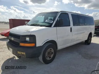 2008 Chevrolet Express Passenger z VIN 1GAHG39KX81165573, wystawiony jako Copart lot #84707104 z przebiegiem 367 543 mil mil oraz Nie do naprawy • Non repairable. Historia ofert i sprzedaży dostępna na DreamBid. Obrazek 1.