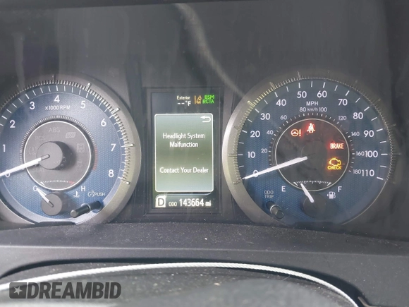 2018 Toyota Sienna XLE with VIN 5TDDZ3DC2JS191352, listed as a IAAI auction lot 41458248 with 143,664 mi miles. Bid and sale history available at carsss.com. Image 7.