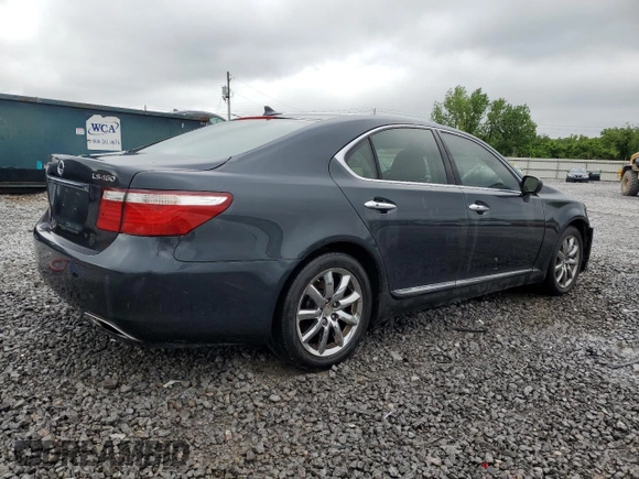 2008 Lexus LS 460 z VIN JTHBL46FX85067866, wystawiony jako Copart lot #56025255 z przebiegiem 218 271 mil mil oraz Szkoda całkowita • Salvage title. Historia ofert i sprzedaży dostępna na DreamBid. Obrazek 3.