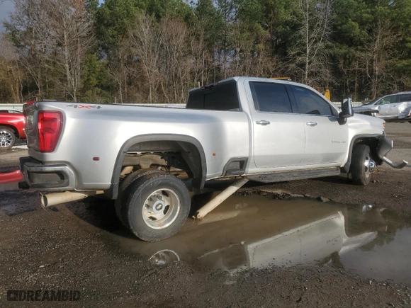 2022 Chevrolet Silverado 3500HD LTZ with VIN 1GC4YUEY1NF163633, listed as a Copart auction lot 84660714 with 121,857 mi miles and Salvage Title. Bid and sale history available at carsss.com. Image 3.