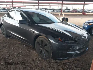 2024 Tesla Model 3 Long Range z VIN 5YJ3E1EB6RF853970, wystawiony jako IAAI lot #41964473 z przebiegiem 11 909 mil mil oraz . Historia ofert i sprzedaży dostępna na DreamBid. Obrazek 1.