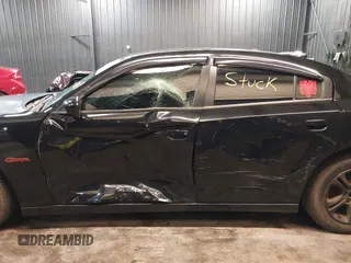 2020 Dodge Charger SXT z VIN 2C3CDXBG2LH117653, wystawiony jako IAAI lot #41753759 z przebiegiem 87 690 mil mil oraz . Historia ofert i sprzedaży dostępna na DreamBid. Obrazek 18.