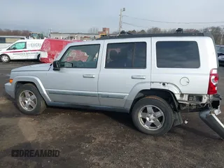 2009 Jeep Commander Sport with VIN 1J8HG48K39C553953, listed as a IAAI auction lot 41863115 with 175,461 mi miles. Bid and sale history available at carsss.com. Image 14.