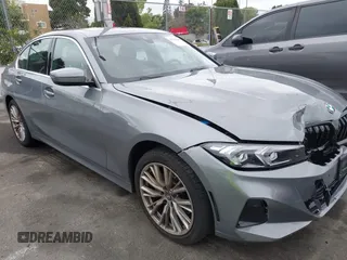 2024 BMW 3 Series 330i z VIN 3MW69FF00R8D86106, wystawiony jako IAAI lot #41765060 z przebiegiem 6 359 mil mil oraz . Historia ofert i sprzedaży dostępna na DreamBid. Obrazek 1.