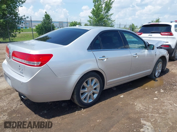 2012 Lincoln MKZ with VIN 3LNHL2JC7CR818999, listed as a IAAI auction lot 42509442 with Not provided miles and . Bid and sale history available at DreamBid. Image 4.