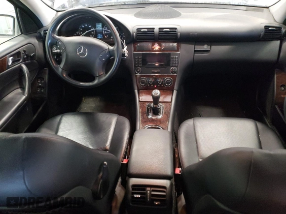 2005 Mercedes-Benz C 240 z VIN WDBRH81JX5F565395, wystawiony jako Copart lot #69967244 z przebiegiem 141 692 mil mil oraz Nie do naprawy. Historia ofert i sprzedaży dostępna na DreamBid. Obrazek 8.