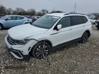 2022 Volkswagen Tiguan S z VIN 3VV1B7AX4NM014962, wystawiony jako Copart lot #51811795 z przebiegiem 70 436 mil mil oraz Szkoda całkowita • Salvage title. Historia ofert i sprzedaży dostępna na DreamBid. Obrazek 1.