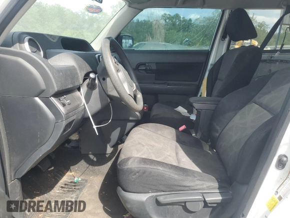 2013 Scion xB z VIN JTLZE4FE1DJ047657, wystawiony jako Copart lot #54061145 z przebiegiem Nie podano mil oraz Czysty tytuł • Clean title. Historia ofert i sprzedaży dostępna na DreamBid. Obrazek 7.