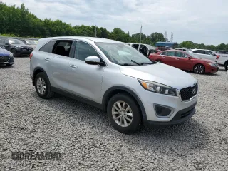 2017 Kia Sorento LX z VIN 5XYPG4A30HG249768, wystawiony jako Copart lot #60749505 z przebiegiem 164 385 mil mil oraz Czysty tytuł • Clean title. Historia ofert i sprzedaży dostępna na DreamBid. Obrazek 4.