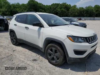 2020 Jeep Compass Sport с VIN 3C4NJCAB7LT256955, выставлен на аукционе Copart как лот 57062805 с пробегом 50 827 миль миль и Списание • Salvage title. История ставок и продаж доступна на DreamBid. Изображение 4.