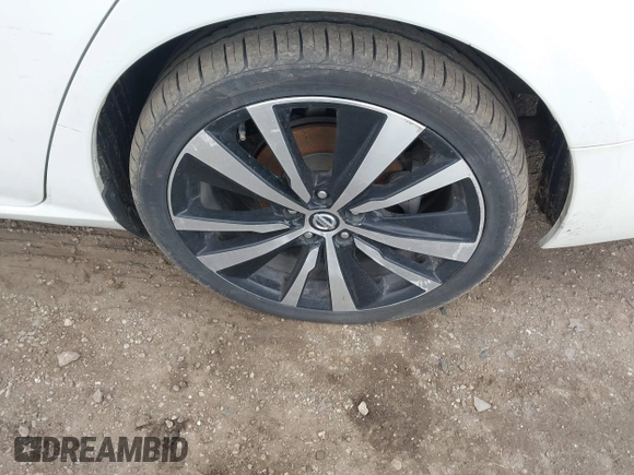 2019 Nissan Altima 2.5 Platinum with VIN 1N4BL4FV9KC112037, listed as a IAAI auction lot 41912037 with 88,484 mi miles. Bid and sale history available at carsss.com. Image 19.