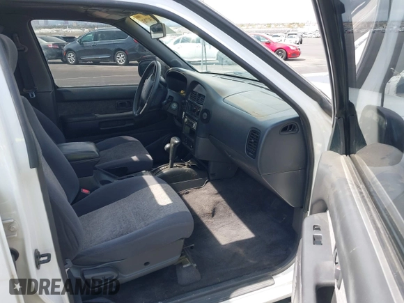 1996 Nissan Pathfinder XE z VIN JN8AR05Y1TW003648, wystawiony jako IAAI lot #41947783 z przebiegiem 224 612 mil mil oraz . Historia ofert i sprzedaży dostępna na DreamBid. Obrazek 5.