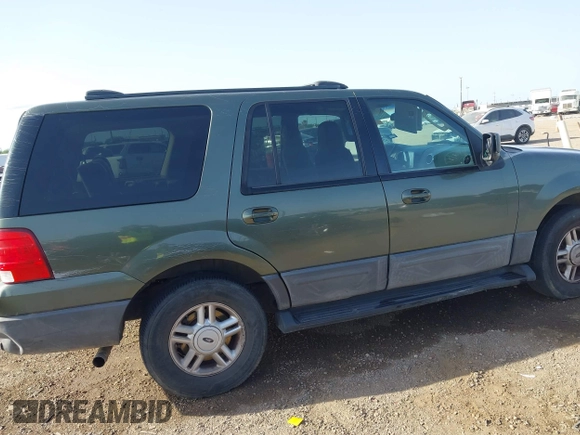 2004 Ford Expedition Special Service with VIN 1FMPU15L94LB62978, listed as a IAAI auction lot 41839156 with 147,700 mi miles. Bid and sale history available at carsss.com. Image 6.