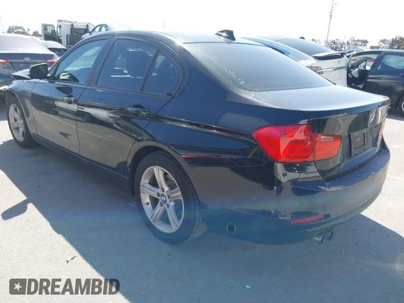 2013 BMW 3 Series 328i with VIN WBA3C1C59DF443846, listed as a IAAI auction lot 41932475 with 88,721 mi miles. Bid and sale history available at carsss.com. Image 3.