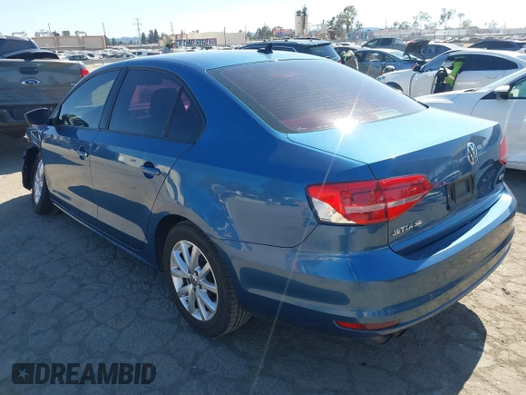 2015 Volkswagen Jetta SE with VIN 3VWD17AJXFM261556, listed as a IAAI auction lot 42227068 with 135,370 mi miles and . Bid and sale history available at DreamBid. Image 3.