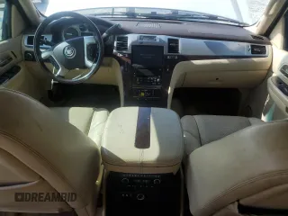 2007 Cadillac Escalade z VIN 1GYFK63837R244606, wystawiony jako Copart lot #53540425 z przebiegiem 163 146 mil mil oraz Szkody całkowita. Historia ofert i sprzedaży dostępna na DreamBid. Obrazek 8.