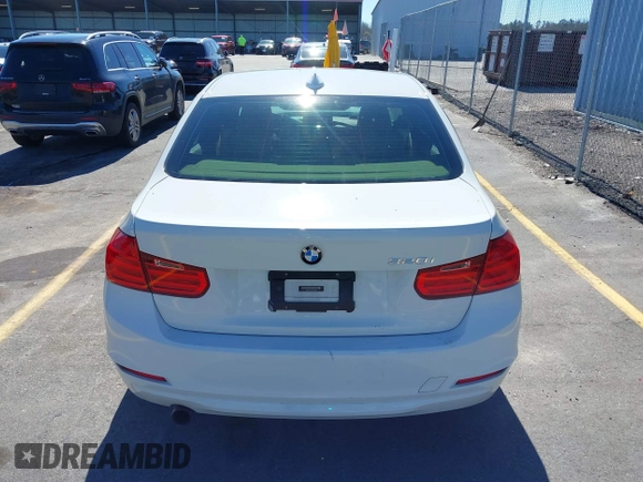 2014 BMW 3 Series 320i with VIN WBA3B1C50EK135458, listed as a IAAI auction lot 41631722 with 1 mi miles. Bid and sale history available at carsss.com. Image 16.