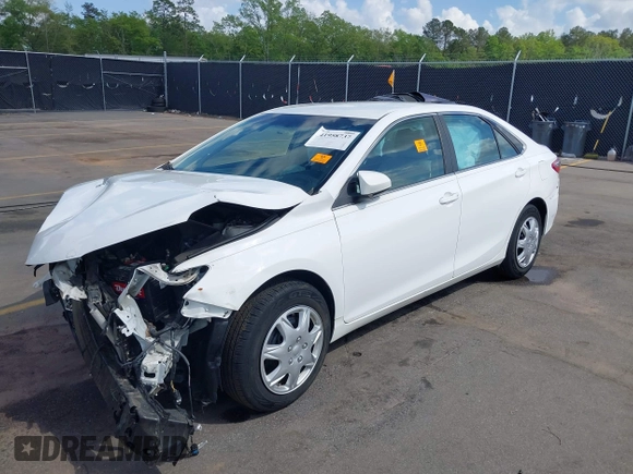 2015 Toyota Camry XLE with VIN 4T1BF1FK6FU900470, listed as a IAAI auction lot 41958737 with 76,361 mi miles. Bid and sale history available at carsss.com. Image 2.