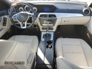 2013 Mercedes-Benz C 250 Sport z VIN WDDGF4HB3DA865383, wystawiony jako Copart lot #87461924 z przebiegiem 51 597 mil mil oraz Szkoda całkowita • Salvage title. Historia ofert i sprzedaży dostępna na DreamBid. Obrazek 8.
