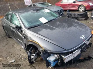2024 Hyundai Sonata SEL with VIN KMHL64JA9RA381814, listed as a IAAI auction lot 40937428 with 8,250 mi miles. Bid and sale history available at carsss.com. Image 1.