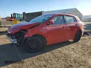 2011 Toyota Matrix z VIN 2T1KU4EE8BC627806, wystawiony jako Copart lot #50581735 z przebiegiem 172 120 mil mil oraz Szkoda całkowita • Salvage title. Historia ofert i sprzedaży dostępna na DreamBid. Obrazek 1.