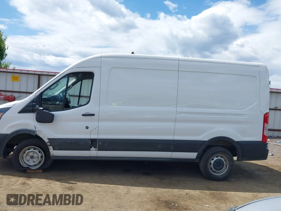 2023 Ford Transit Cargo z VIN 1FTBR1C89PKB34445, wystawiony jako IAAI lot #42414755 z przebiegiem 30 593 mil mil oraz . Historia ofert i sprzedaży dostępna na DreamBid. Obrazek 14.