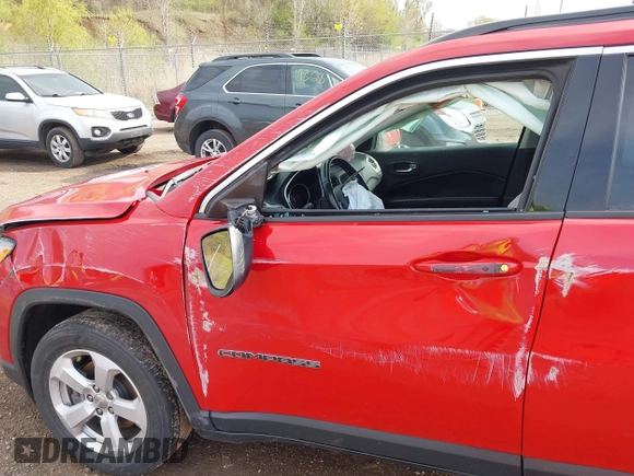 2019 Jeep Compass Latitude z VIN 3C4NJDBB6KT849953, wystawiony jako IAAI lot #42127184 z przebiegiem 47 361 mil mil oraz . Historia ofert i sprzedaży dostępna na DreamBid. Obrazek 6.