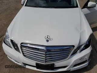2013 Mercedes-Benz E 350 Luxury with VIN WDDHH8JB5DA727389, listed as a Copart auction lot 57902465 with 81,507 mi miles and Salvage title. Bid and sale history available at DreamBid. Image 12.