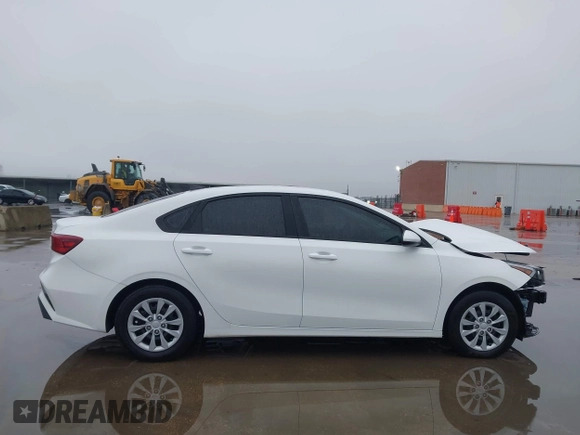 2022 Kia Forte LXS with VIN 3KPF24AD1NE498902, listed as a IAAI auction lot 41454410 with 24,008 mi miles. Bid and sale history available at carsss.com. Image 14.