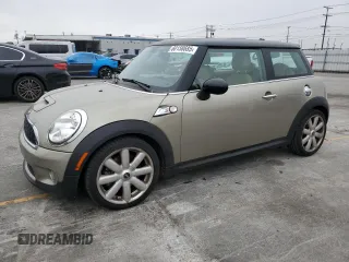 2009 MINI Hardtop S z VIN WMWMF73569TT98596, wystawiony jako Copart lot #60158685 z przebiegiem 72 315 mil mil oraz Czysty tytuł • Clean title. Historia ofert i sprzedaży dostępna na DreamBid. Obrazek 1.