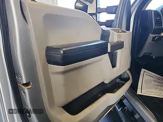 2020 Ford F-250 XL z VIN 1FT7W2B69LED71045, wystawiony jako IAAI lot #42811289 z przebiegiem 102 853 mil mil oraz . Historia ofert i sprzedaży dostępna na DreamBid. Obrazek 14.