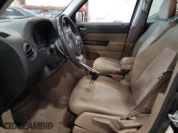 2014 Jeep Patriot Latitude с VIN 1C4NJRFB8ED647617, выставлен на аукционе Copart как лот 53063505 с пробегом 139 132 миль миль и Списание • Salvage title. История ставок и продаж доступна на DreamBid. Изображение 7.