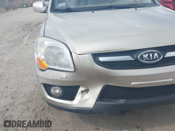 2009 Kia Sportage LX with VIN KNDJE723897625045, listed as a IAAI auction lot 42226159 with 201,266 mi miles and . Bid and sale history available at carsss.com. Image 6.