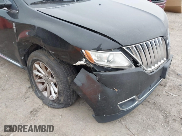 2012 Lincoln MKX z VIN 2LMDJ8JK0CBL17485, wystawiony jako IAAI lot #41697261 z przebiegiem 171 648 mil mil oraz . Historia ofert i sprzedaży dostępna na DreamBid. Obrazek 6.