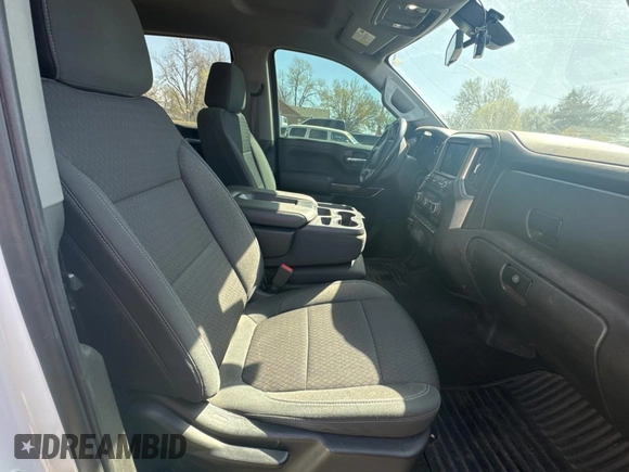 2021 Chevrolet Silverado 1500 LT with VIN 3GCUYDED1MG238048, listed as a Copart auction lot 50354435 with 156,095 mi miles and Clean Title. Bid and sale history available at carsss.com. Image 5.