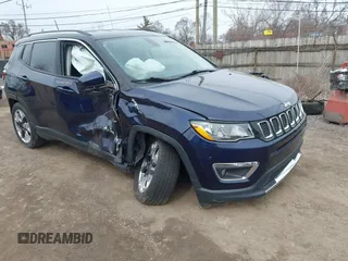 2019 Jeep Compass Limited z VIN 3C4NJDCB0KT666322, wystawiony jako IAAI lot #41816302 z przebiegiem 74 606 mil mil oraz . Historia ofert i sprzedaży dostępna na DreamBid. Obrazek 1.