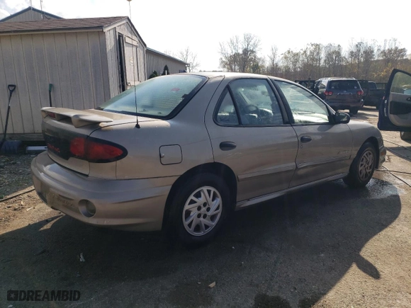 2002 Pontiac Sunfire SE with VIN 1G2JB524327349633, listed as a Copart auction lot 77403974 with 157,610 mi miles and Salvage Title. Bid and sale history available at carsss.com. Image 3.