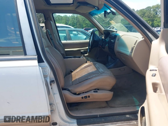 1997 Ford Explorer XLT z VIN 1FMDU35PXVZA53669, wystawiony jako IAAI lot #42253791 z przebiegiem 186 521 mil mil oraz . Historia ofert i sprzedaży dostępna na DreamBid. Obrazek 5.