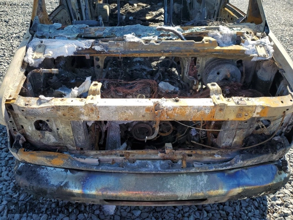 2003 Ford Econoline Passenger XL z VIN 1FBSS31LX3HA93522, wystawiony jako Copart lot #49734755 z przebiegiem Nie podano mil oraz Nie do naprawy • Non repairable. Historia ofert i sprzedaży dostępna na DreamBid. Obrazek 12.