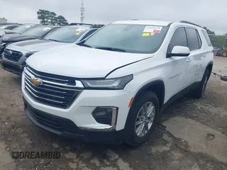 2023 Chevrolet Traverse LT Cloth z VIN 1GNERGKWXPJ318774, wystawiony jako IAAI lot #41938154 z przebiegiem 20 727 mil mil oraz . Historia ofert i sprzedaży dostępna na DreamBid. Obrazek 2.