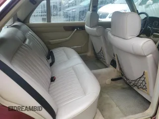 1986 Mercedes-Benz 420 with VIN WDBCA35D7GA275231, listed as a Copart auction lot 68381924 with 239,977 mi miles and Clean Title. Bid and sale history available at carsss.com. Image 10.
