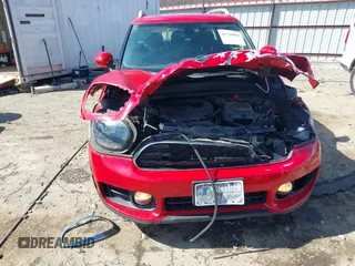 2019 MINI Countryman Cooper with VIN WMZYS7C55K3F45774, listed as a IAAI auction lot 41720883 with 124,599 mi miles and . Bid and sale history available at DreamBid. Image 6.