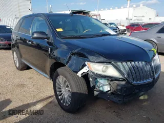 2011 Lincoln MKX with VIN 2LMDJ6JK4BBJ31564, listed as a IAAI auction lot 41780132 with 123,534 mi miles. Bid and sale history available at carsss.com. Image 1.